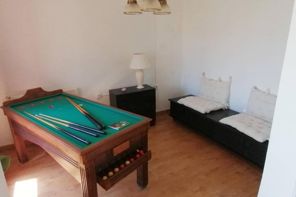 Maison chaleureuse et de détente avec piscine et spa Chassemy Exterior foto